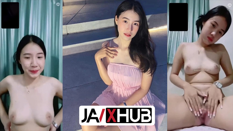 คลิปหลุดไทย VK น้องพลอยลี่ สาวหน้าหมวยใส่เสื้อเว้าโชว์ร่องนม คอลไลน์กับผู้ชมที่อยู่ทางบ้าน นั่งกางขาอ้าหีแล้วค่อยๆติ้วหีอย่างเพลิน