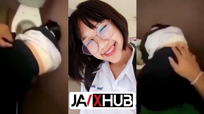 แอบเย็ดในห้องน้ำ นักเรียนโรงเรียนดัง นัดเย็ดกับรุ่นพี่ม.6ยืนเย็ดท่าหมาxxx ซอยหีเสียงดังแจ๊ะๆน้ำหีไหล กระหน่ำเย็กดหีคาชุดนักเรียนโคตรเด็ด